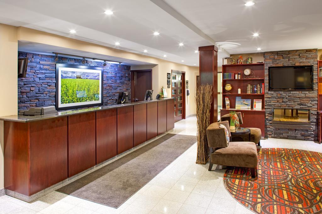Super 8 By Wyndham Brandon Mb Μοτέλ Εξωτερικό φωτογραφία