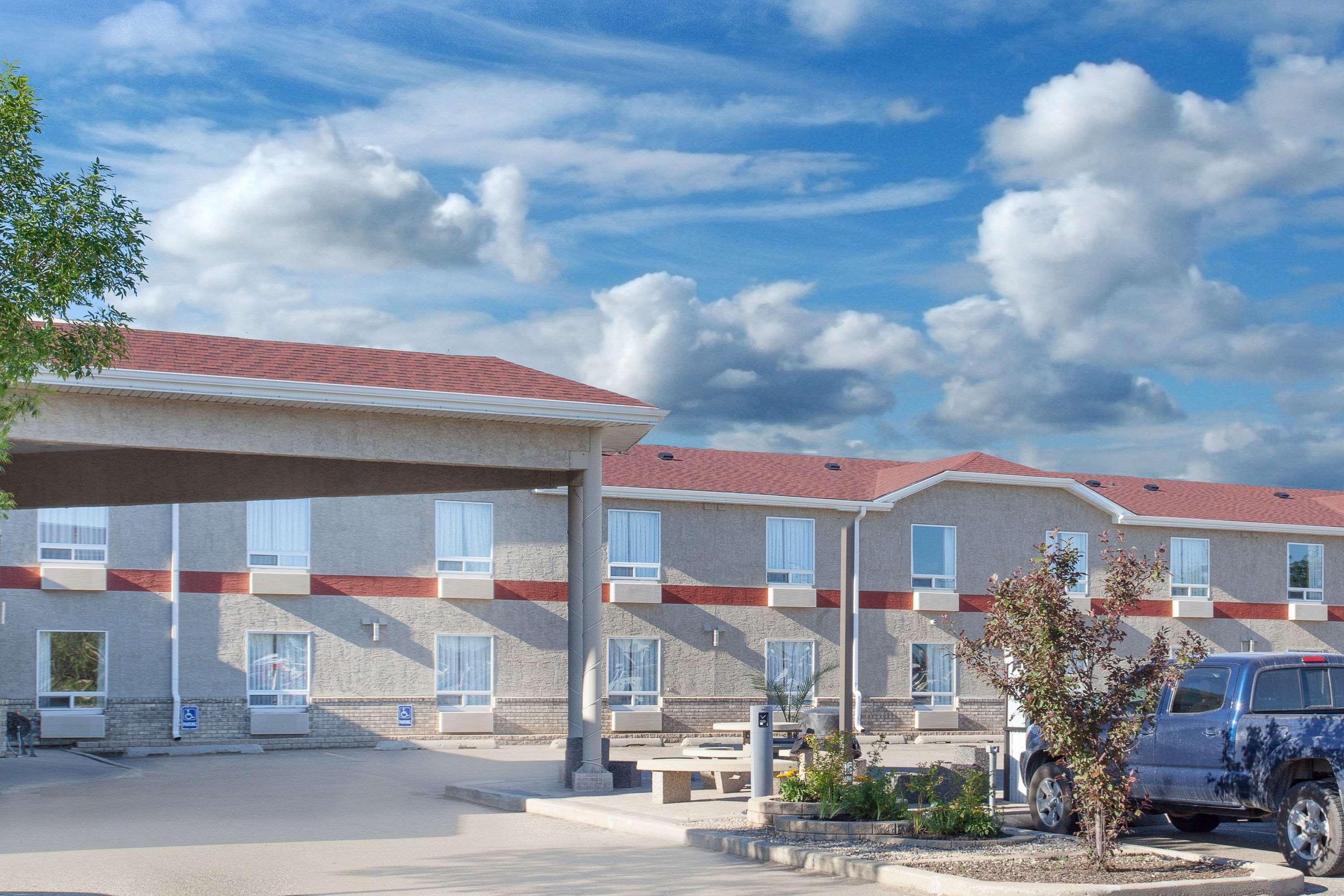 Super 8 By Wyndham Brandon Mb Μοτέλ Εξωτερικό φωτογραφία